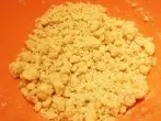 Einfache Streusel und Mandel- oder Nuss-Streusel