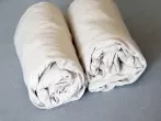 Genialer Trick: So legst du am besten Spannbettlaken zusammen
