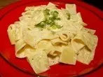 Eiernudeln mit Käse und Kräutern