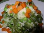 Couscous mit gr&uuml;nem Gem&uuml;se in Kr&auml;utersauce - vegan, preiswert