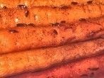 Neue Karotten karamellisiert - ein k&ouml;stliches Gem&uuml;segericht