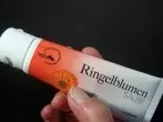 Ringelblumensalbe (Calendula) gegen trockene Haut um die Augen