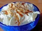 Selbstgemachte Karamellsoße mit Himbeernote