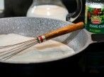 Papierkleber aus Milch herstellen