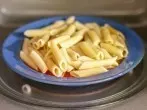 Sauber Bolognese & Co in der Mikrowelle aufwärmen
