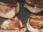 Steaks mal anders braten: Erst im Backofen, dann in der Pfanne