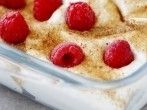 Himbeerjoghurt mit <strong>Amaretto</strong> und Sahne