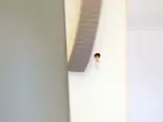 Lockeren Griff vom Schrank befestigen