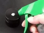Klebeetiketten restlos entfernen von Glas, Keramik, Plastik usw.
