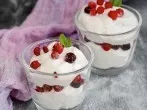 Erdbeeren mit Quark und Buttermilch statt Sahne