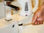 Energiekosten beim Zähneputzen sparen