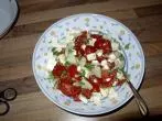 Schneller Tomatensalat mit Feta