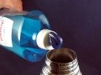 <strong>Thermoskanne reinigen</strong> mit Sp&uuml;lmaschinen-Klarsp&uuml;ler