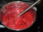 Himbeer-Kirsch-Marzipan-Konfitüre