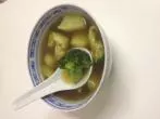 Brokkoli-Strunk in Asia-Suppe verwerten