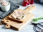Dip mit gegrillter Paprika und Waln&uuml;ssen