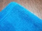 Saubere Fenster mit Microfasertüchern
