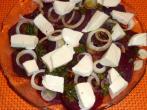 Rote Beete-Vorspeise mit <strong>Mozzarella</strong>-K&auml;se