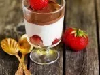 Erdbeeren in Creme mit Schokoglasur