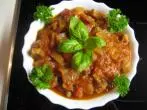 Fleischsalat aus gegrilltem Nackensteak