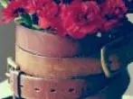 Dekorative Vase mit Gürteln