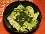 Tiefkühlspinat in Salatsauce