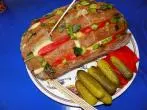 Party-Brotlaib mit Käse-Paprika-Lauch gefüllt