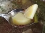 Suppe zu salzig? Nimm rohe Kartoffelstücke