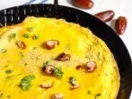 Rührei mit Datteln zum Frühstück
