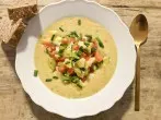 Samtsuppe mit Gemüsestückchen nach Wahl