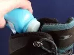 Schuh- und Fußmief mit Babypuder beseitigen