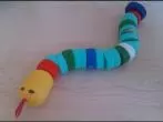 Schlange aus Pet-Flaschen Verschluss