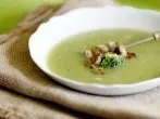 Brokkoli-Granny-Smith-Apfelcremesuppe