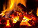 Heizen mit Holz im <strong>Kaminofen</strong> - so geht's
