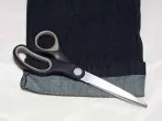 Jeans kürzen mit Erhalt des Originalsaums (mit Schere)