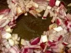 Zwiebeln schneller anbraten