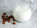 Mandelmilch gegen Sodbrennen