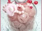 Erdbeer-/Himbeerzuckerrosen und -herzen