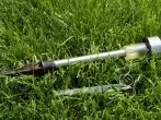 Dekostecker und Solarlampen mühelos in den Boden stecken