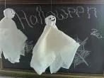Fliegende Halloween Gespenster basteln