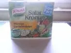 Reste eingetrockneter Salatkräuter weiterverwenden