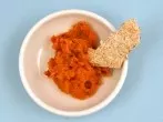 Knäckebrotstückchen zum Dippen