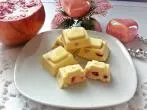Pralinen aus weißer Schokolade mit Granatapfelkernen