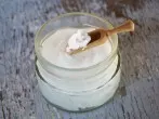 Weiße Zähne mit Kokosöl