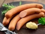 Brühwürstchen schnell in der Mikrowelle erhitzen