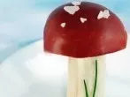 Pilz aus Banane und Apfel