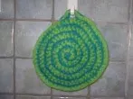 Zweifarbige Spiralen häkeln - gefilzte Topflappen