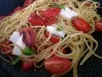 Tomaten-Mozzarella-Spaghetti