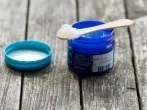 Vaseline gegen verschmutzte Hände