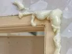 Bauschaum in den Haaren mit Butter entfernen